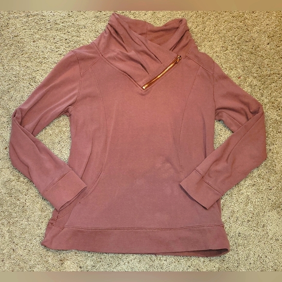Maurices mauve asymmetrical zip Top size med - Picture 1 of 3